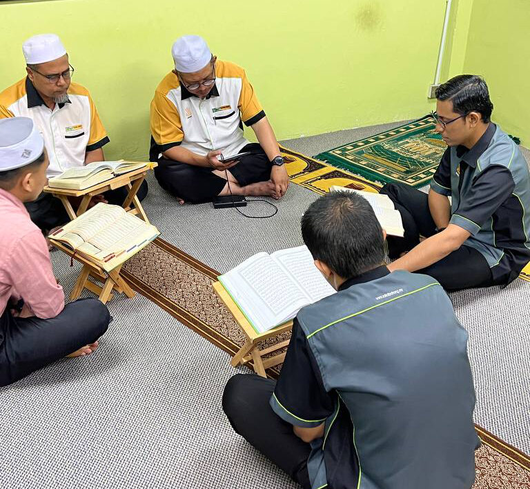 KAKITANGAN PKZ MENGHIDUPKAN RAMADAN DENGAN TADARUS AL-QURAN - Pusat ...